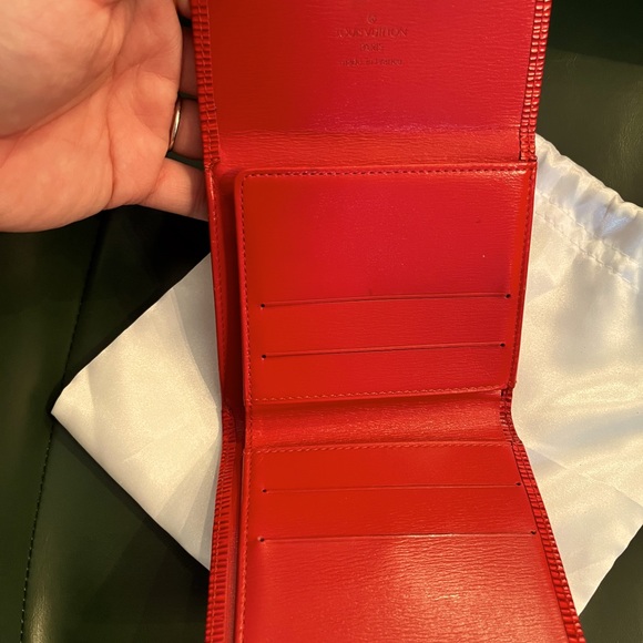 Authentic Louis Vuitton Epi leather red tri fold. - Picture 5 of 9